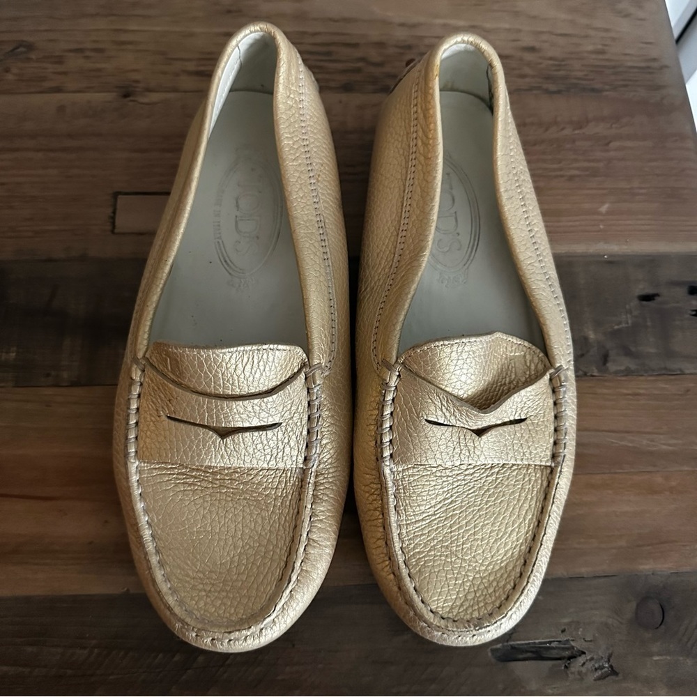 Tod’s Gold Driving Loafers Women’s Size 36